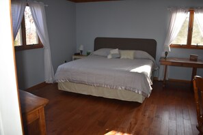 4 bedrooms, iron/ironing board, travel cot, free WiFi