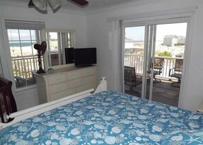 8 bedrooms, iron/ironing board, free WiFi, bed sheets