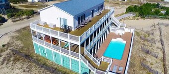 Family 4x4 luxury, steps from the beach, pool, hot tub, theater, Sunday rental, wifi
