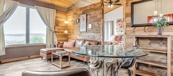 Casa sull'albero di lusso con vista sull'acqua per 2 * Privacy * Jazcuzzi Tub * Perfect Lake Getaway 