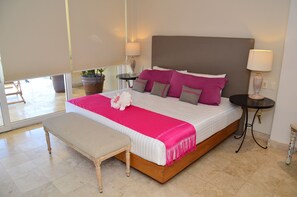 Deluxe Condo, 2 Bedrooms, Ocean View