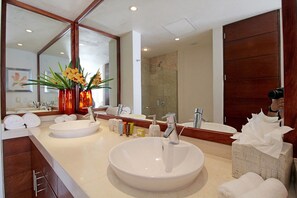 Kondominium Tradisional, 2 kamar tidur, pemandangan samudra | Wastafel kamar mandi