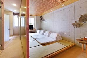 Family Quadruple Room, Multiple Beds | 1 bedroom, premium bedding, desk, blackout curtains - Wood Whispering Residence (Tainan)