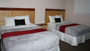 Quadruple Room - IACC Centers - Hotel Downtown Windsor (Windsor)