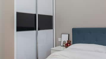 Family Room, 3 Bedrooms | Desk, free WiFi