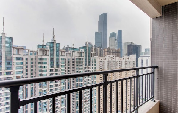 Deluxe Apartment | Balcony