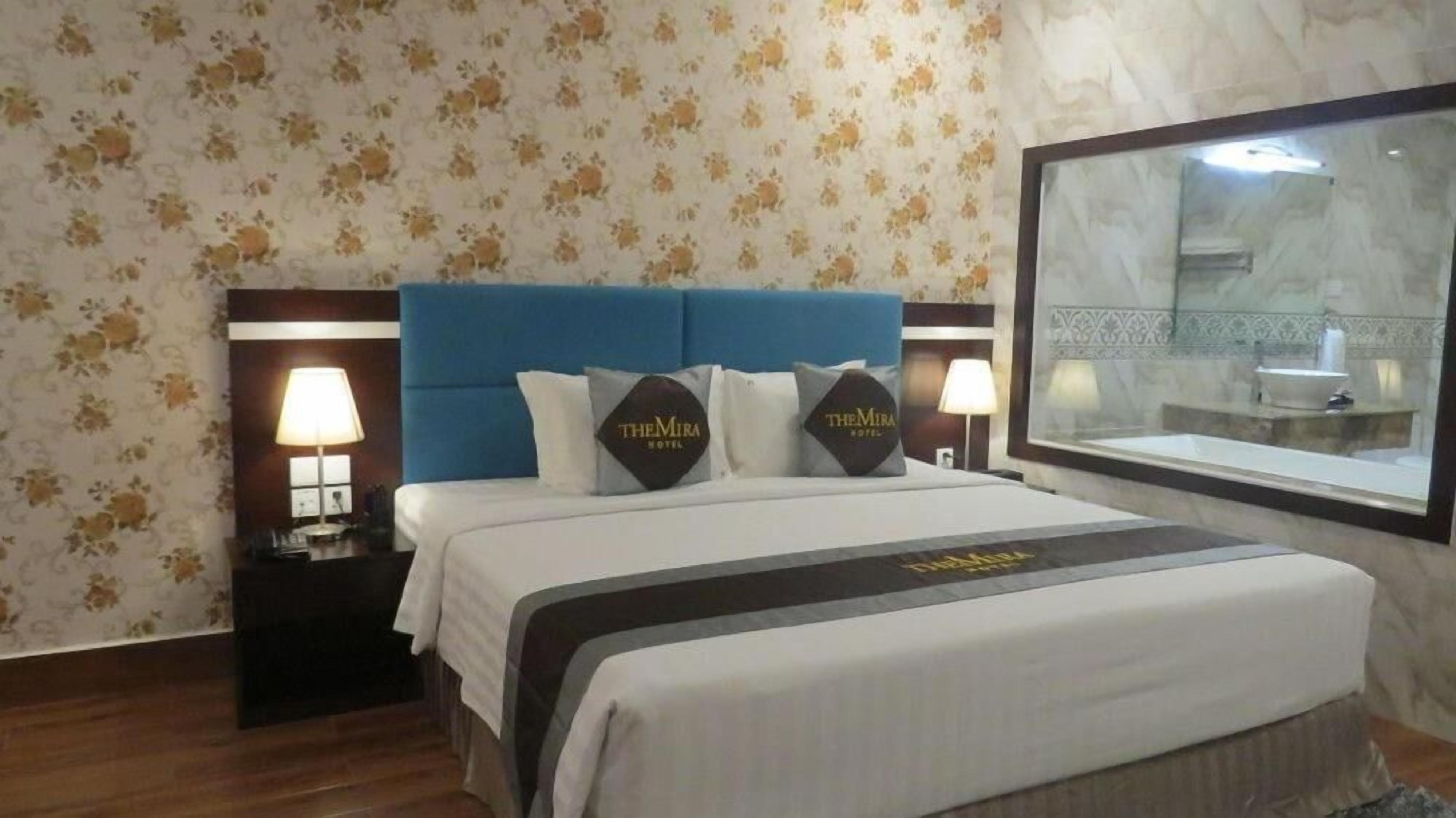 minibar, in-room safe, individually decorated, individually furnished