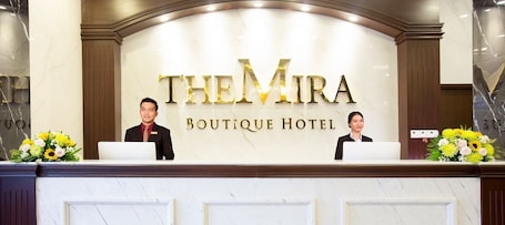 Recepción. The Mira Boutique Hotel