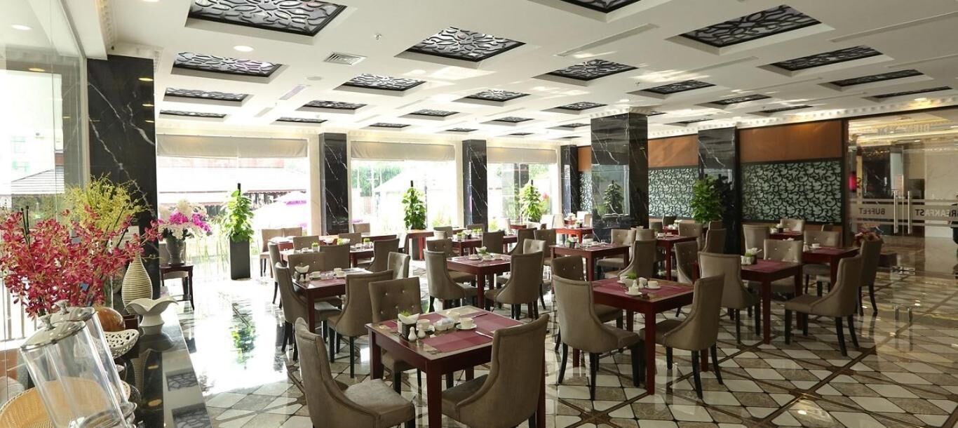 2 restaurants, breakfast, lunch served; local and international cuisine