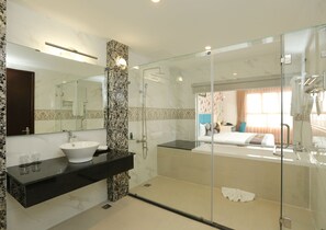 Articles de toilette gratuits, sèche-cheveux, chaussons