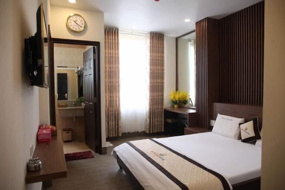 Premium bedding, memory foam beds, free minibar items
