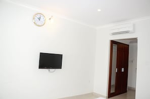 Premium bedding, memory foam beds, minibar, individually decorated