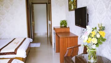 Deep soaking tub, hair dryer, bathrobes, slippers