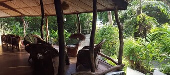 Bahay Isla Sanctuario