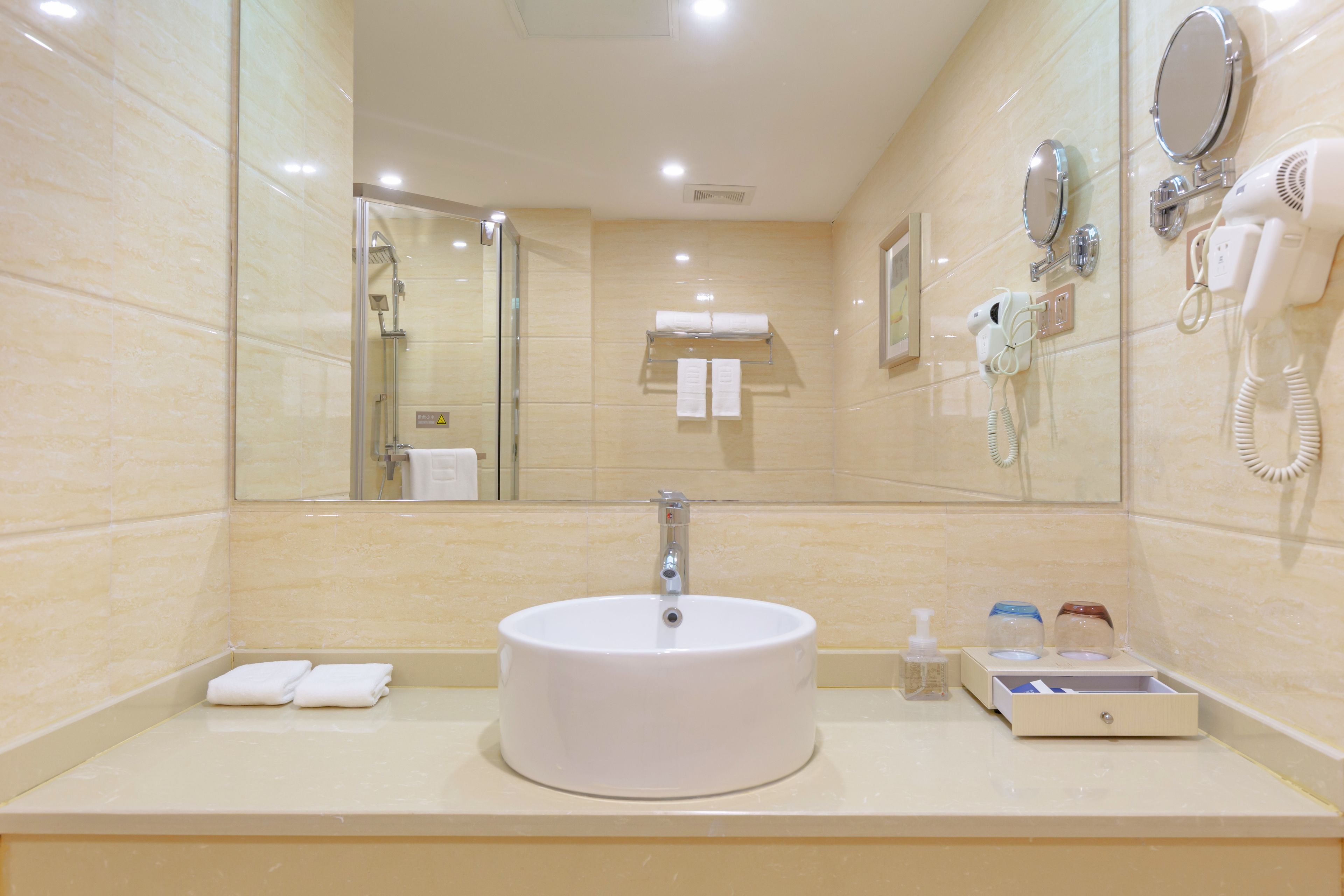 basic double room | bathroom | free toiletries, hair dryer, slippers, towels