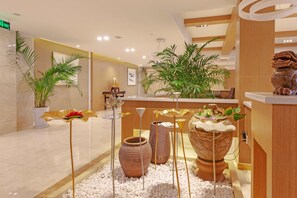 Lobby sitting area - Echarm Hotel Shanghai Hongqiao Airport (Shanghai)
