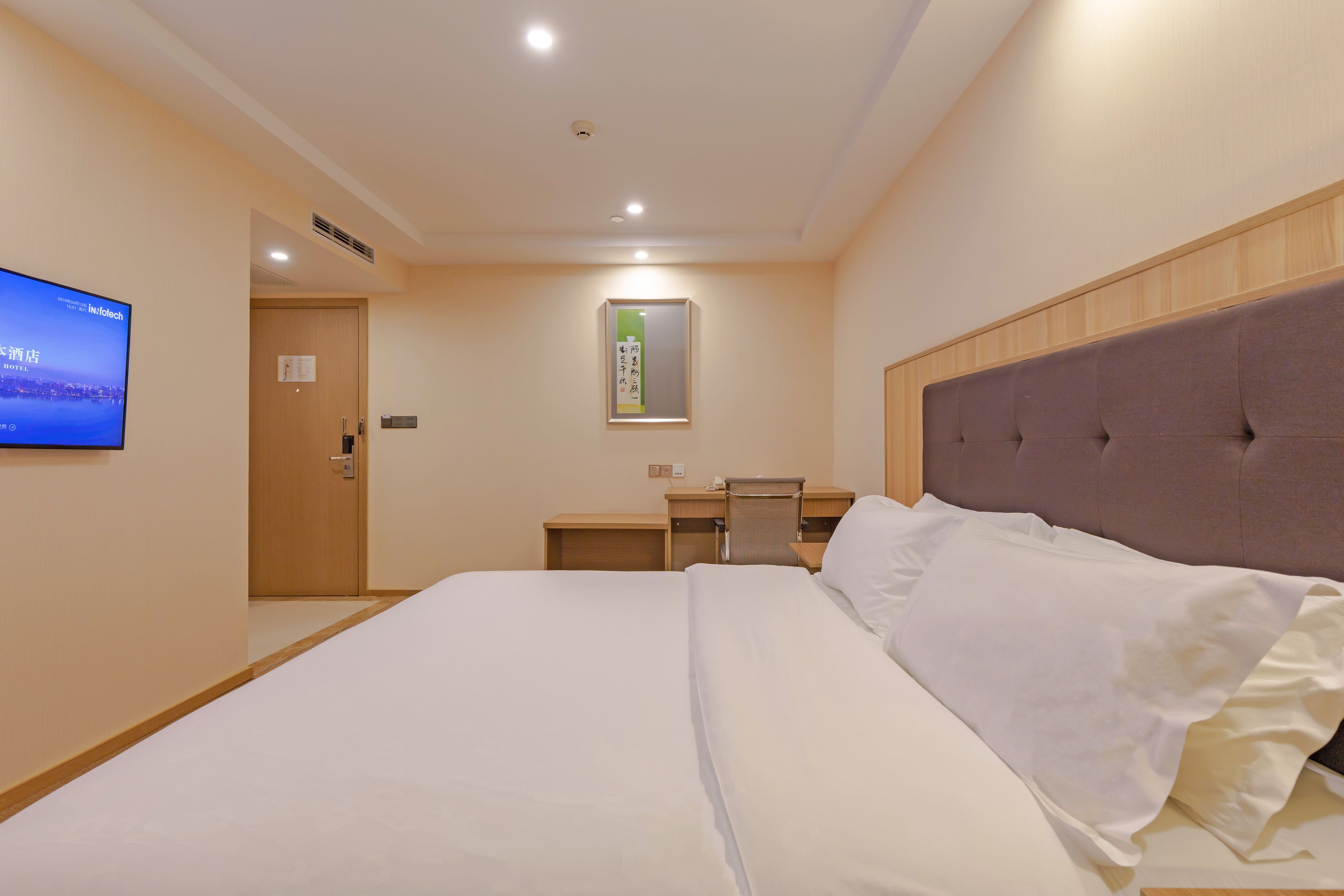 business double room | 1 bedroom, premium bedding, minibar, desk