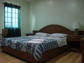 미니바, 객실 내 금고, 책상, 무료 WiFi