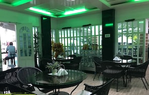 Breakfast, lunch, dinner served; local and international cuisine