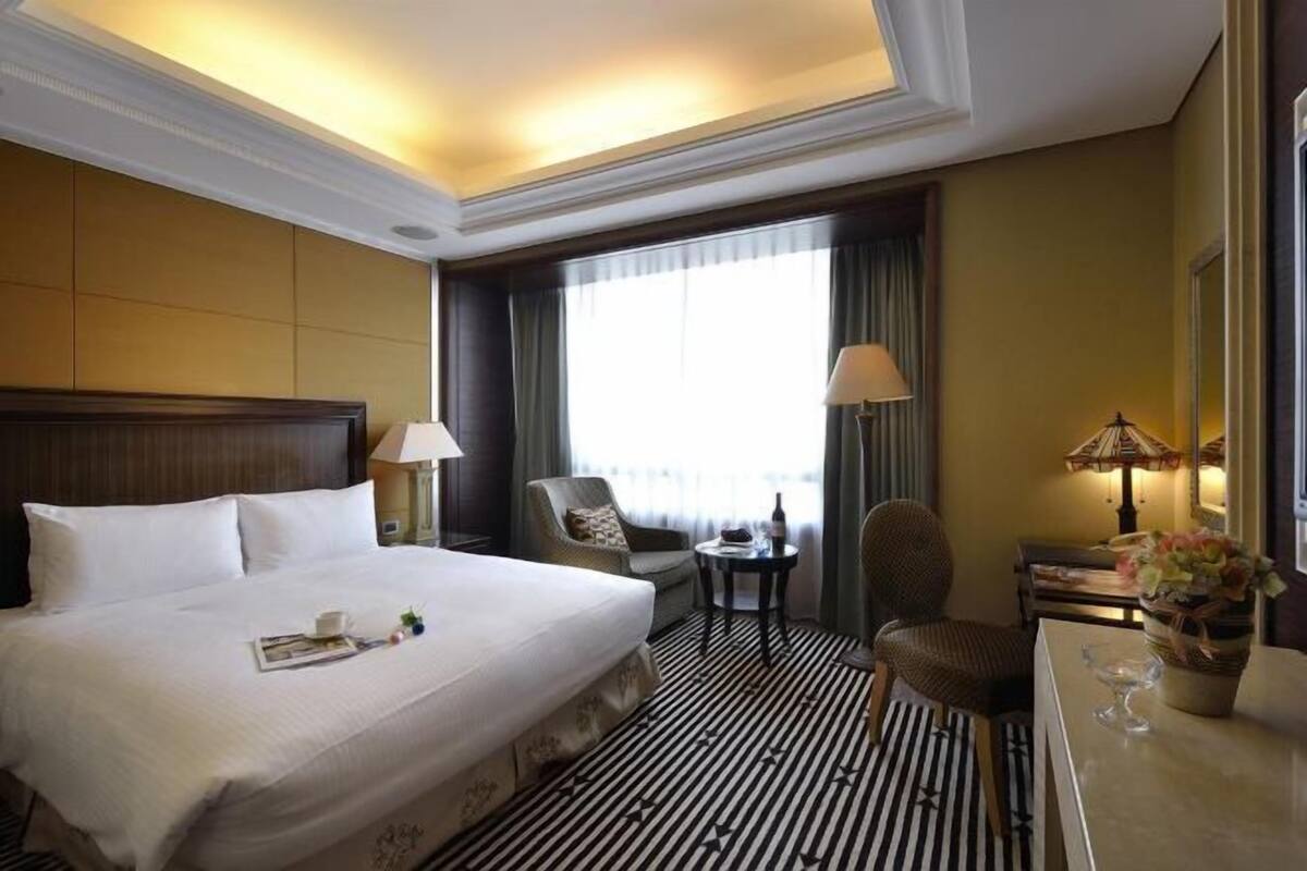 1 bedroom, minibar, in-room safe, desk