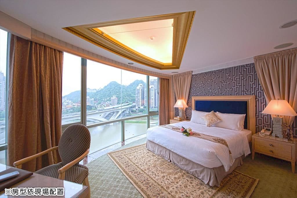 renaissance grand view quad suite | view from room