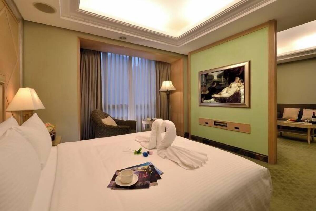 1 bedroom, minibar, in-room safe, desk