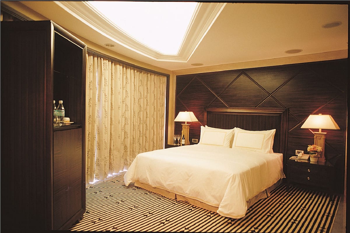 Phòng Suite phong cách cổ điển | 1 phòng ngủ, minibar, két bảo mật tại phòng, bàn