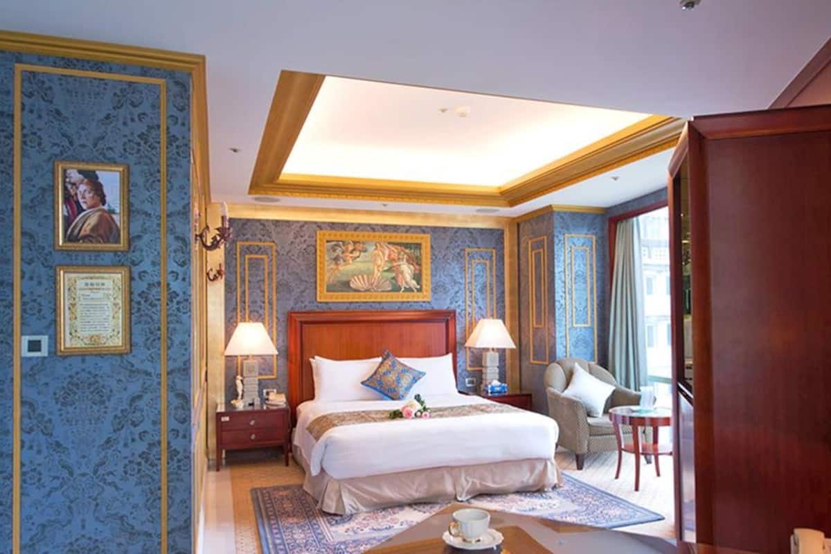 Phòng Suite Grand | 1 phòng ngủ, minibar, két bảo mật tại phòng, bàn