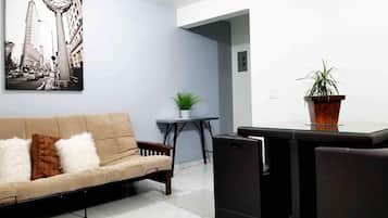 Departamento Deluxe, 1 cama Queen size | Servicio a la habitación