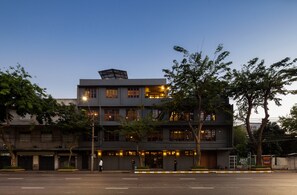 Mặt tiền nơi lưu trú