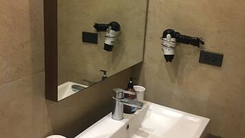 Studio with Lake View | Bathroom | Shower, free toiletries, hair dryer, slippers