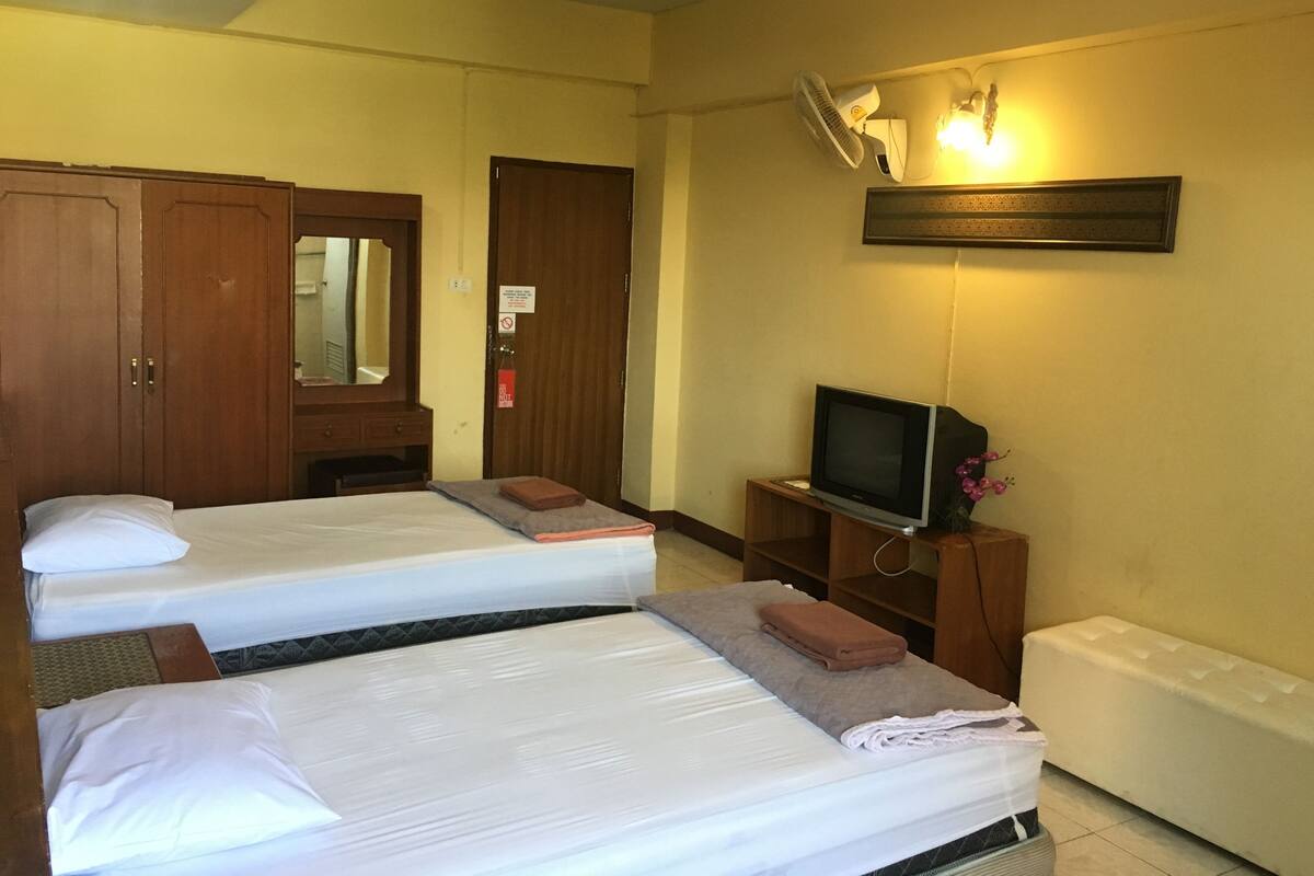 Standard Room with Air Conditioned | Brankas dan Wi-Fi gratis
