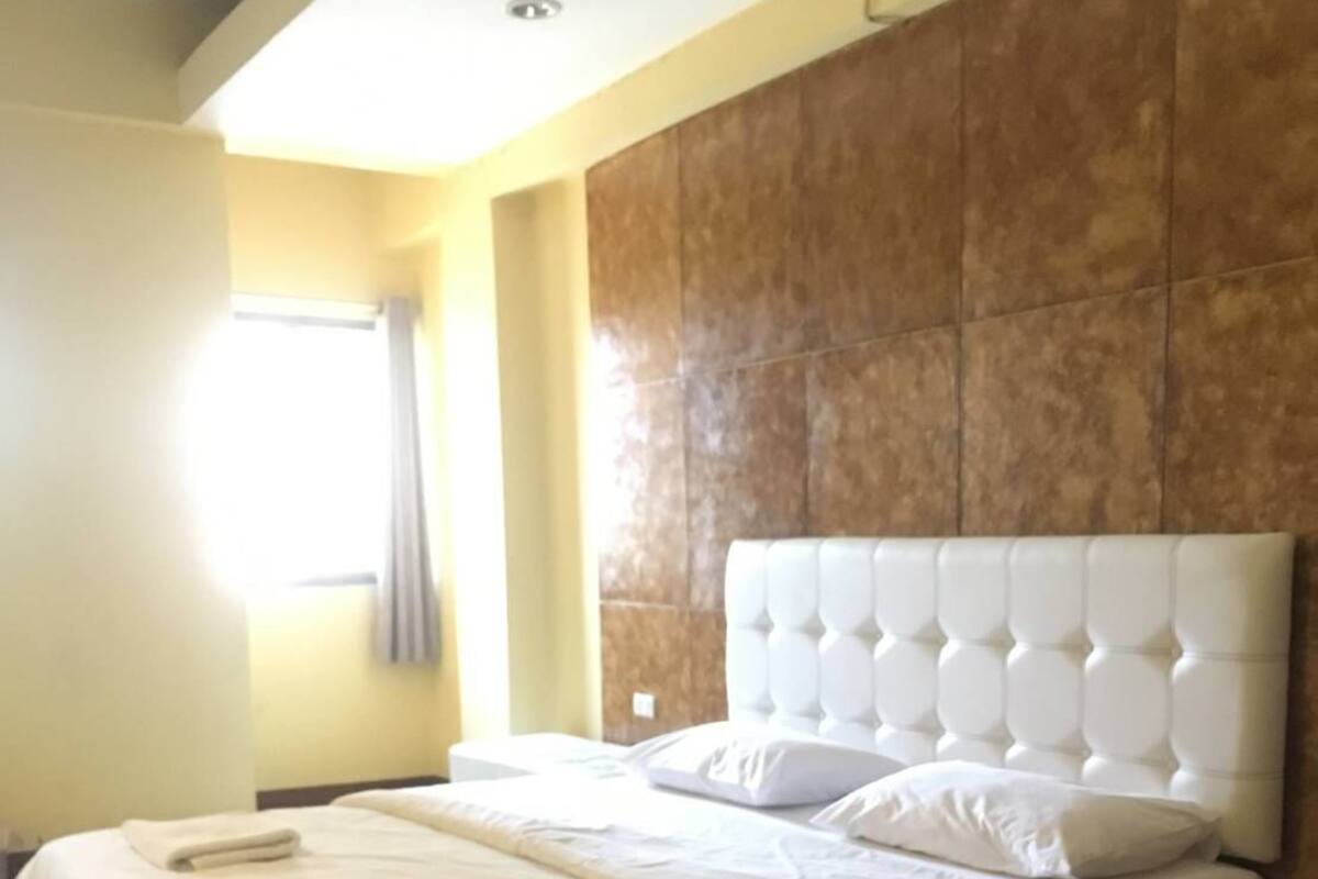 Standard Room with Fan | Brankas dan Wi-Fi gratis