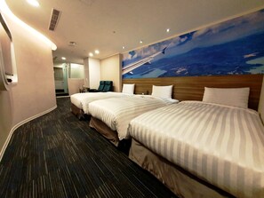 Deluxe Triple Room, Tower | Down duvets, in-room safe, desk, blackout curtains - Ximen Airline Hotel (Taipei)