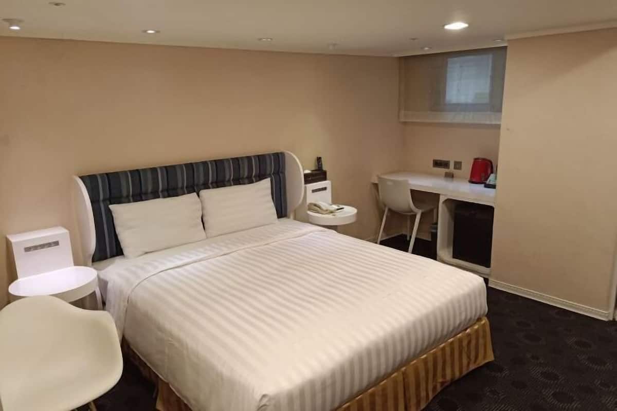Couette en duvet d'oie, coffres-forts dans les chambres, bureau