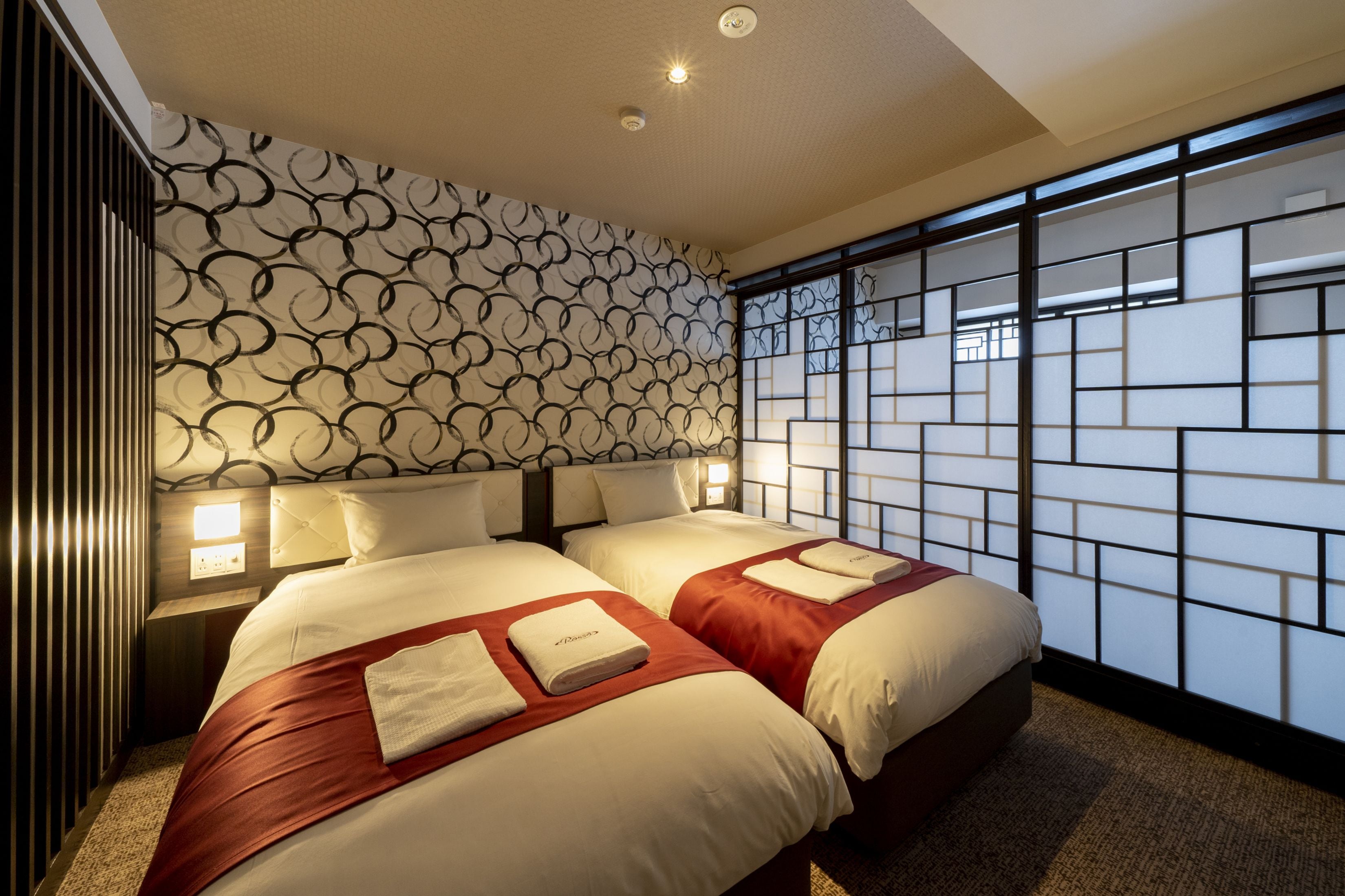 family twin room, non smoking | in-room safe, soundproofing, free wifi, bed sheets