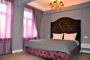 Suite estudio Royal, 1 cama de matrimonio grande, vistas a la ciudad | Sábanas de algodón egipcio y ropa de cama de alta calidad
