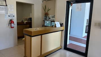 Quầy tiếp tân