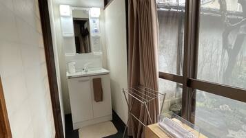 Traditional-Zimmer (Japanese Style) | Verdunkelungsvorhänge, kostenloses WLAN, Bettwäsche