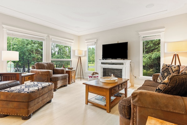 Great room with fantastic views, fireplace and flat screen TV