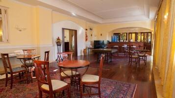 Daily buffet breakfast (EUR 15 per person)