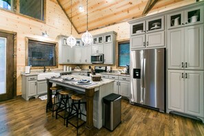 Fridge, microwave, oven, stovetop - Free at Last- Romantic, Hot Tub, Loft, Free Firewood, Great Location! (Broken Bow)