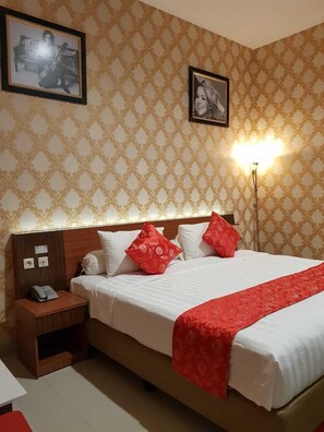 Fortune Suite | Desk, free WiFi - Fortune Hotel & Convention Kendari (Kendari)