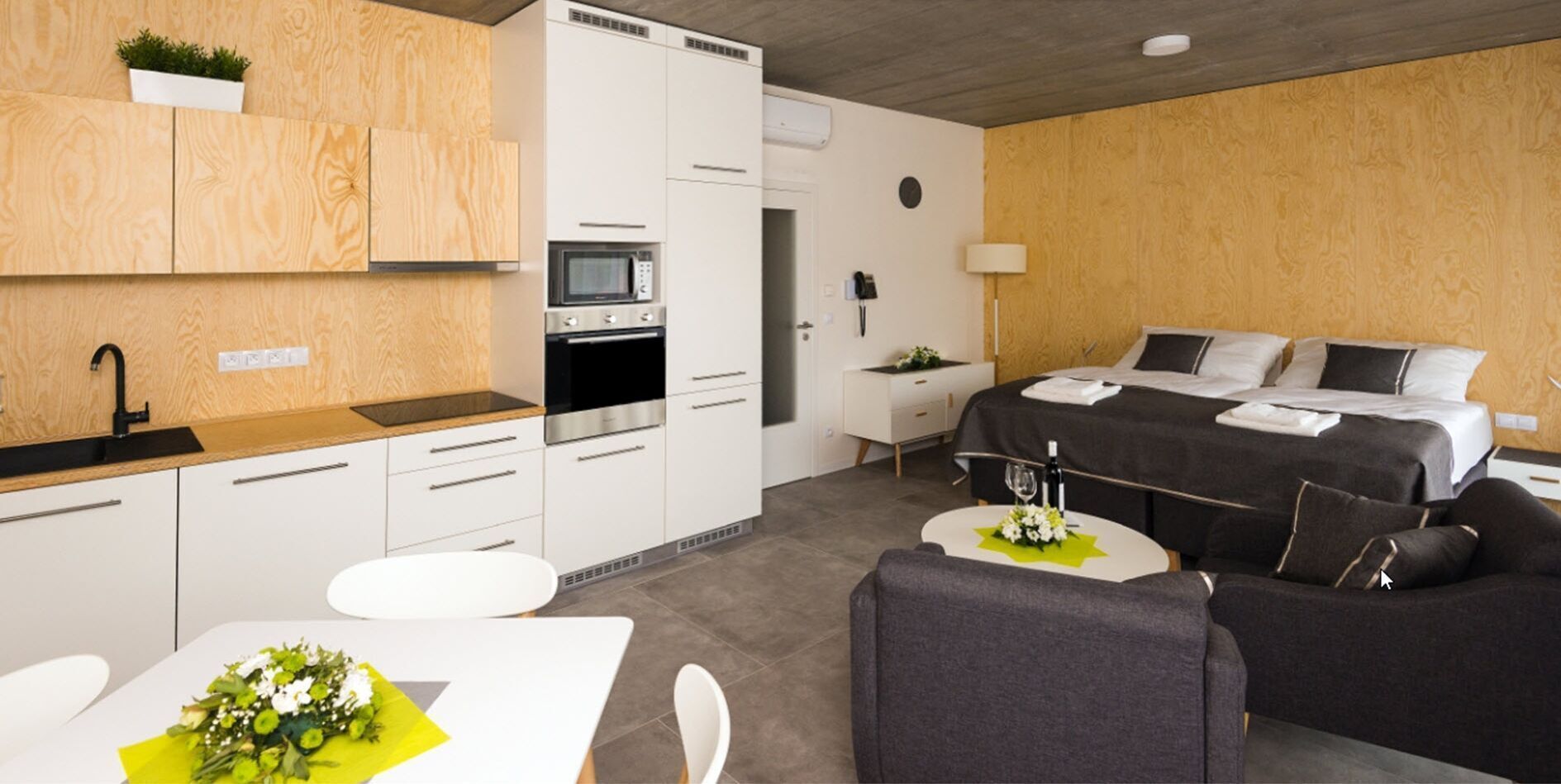 In-room safe, desk, soundproofing, iron/ironing board