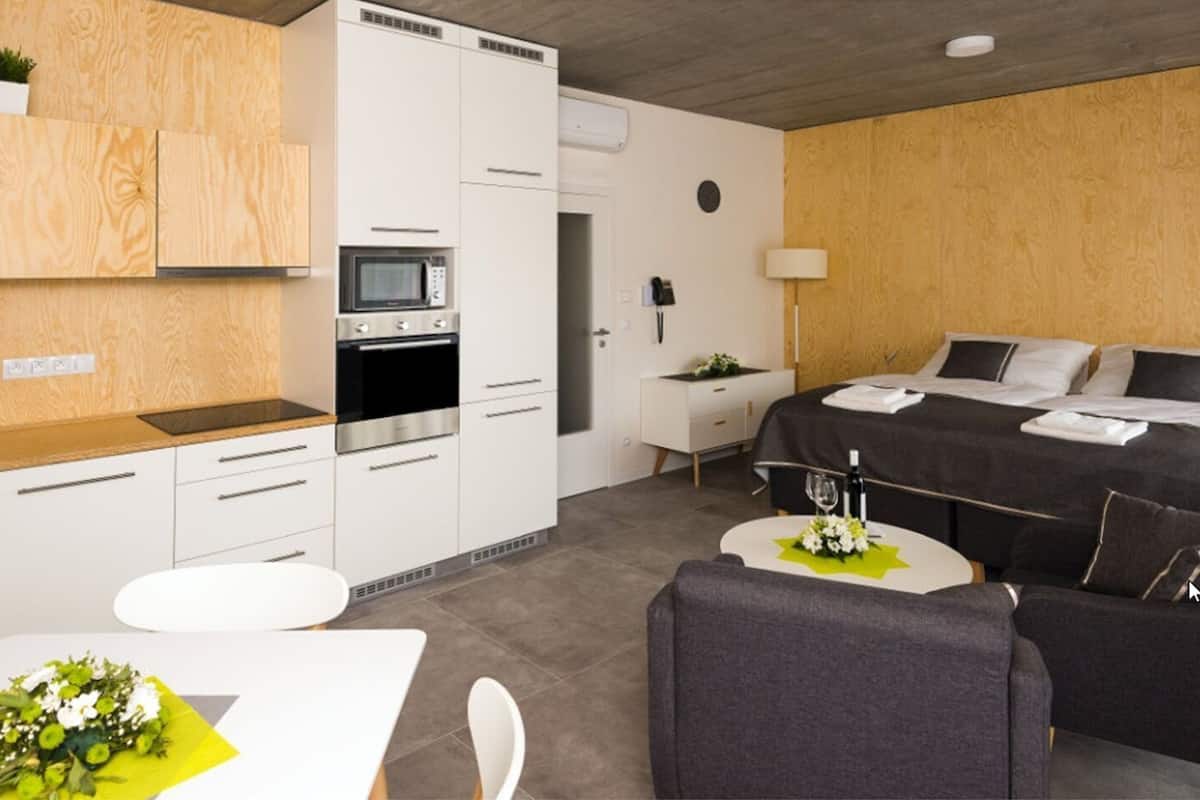 In-room safe, desk, soundproofing, iron/ironing board