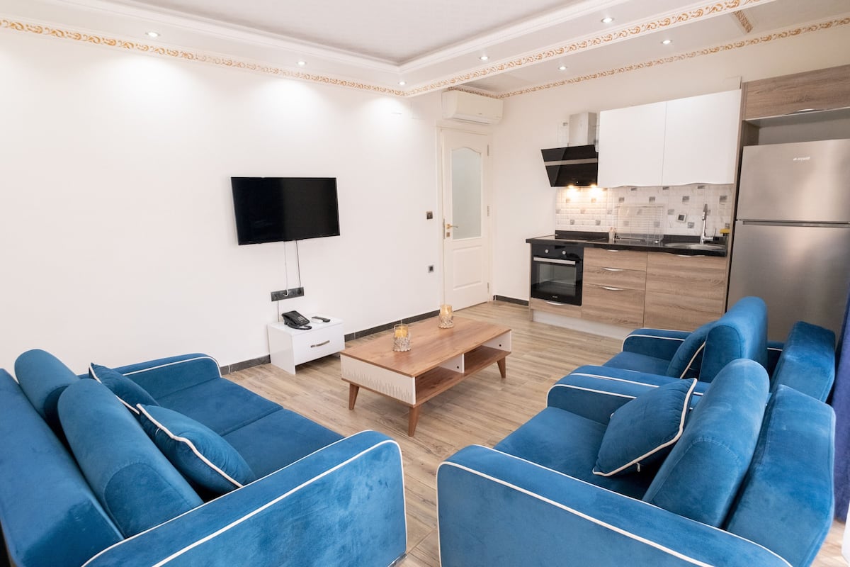 desk, soundproofing, free wifi, wheelchair access