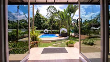 3-Bedroom Villa with Private Pool | Pemandangan dari bilik
