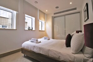 Apartment, 1 Bedroom | 1 bedroom, iron/ironing board, cots/infant beds, free WiFi - Red Lion Court by Servprop (London)