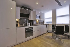 Private kitchen - Red Lion Court by Servprop (London)