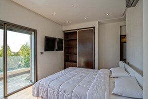 Vila superluxo, vista para a piscina (3 Suites Luxe) | 3 quartos, escrivaninha, ferros/tábuas de passar roupa
